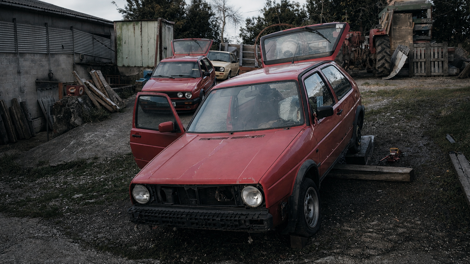 Golf antiguo desmontado como ejemplo del coste real de comprar un coche barato