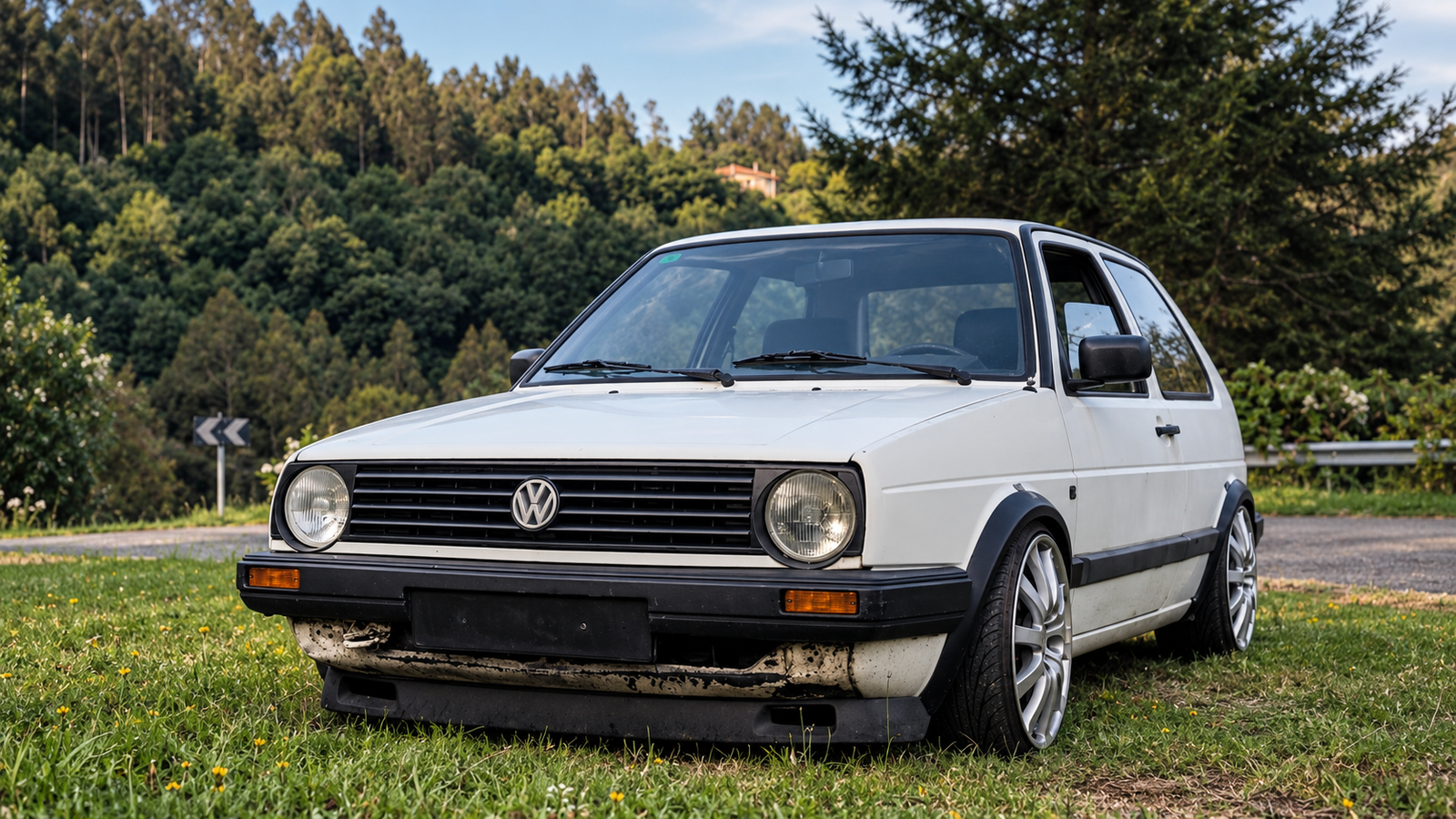Volkswagen Golf Mk2 blanco modificado